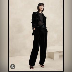 Black Norte velvet pleated relaxed pants